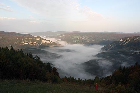 Saint Claude dans le brouillard